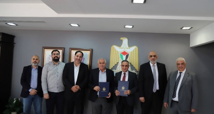 تعاون مشترك لتعزيز مشاريع الطاقة المتجددة في فلسطين